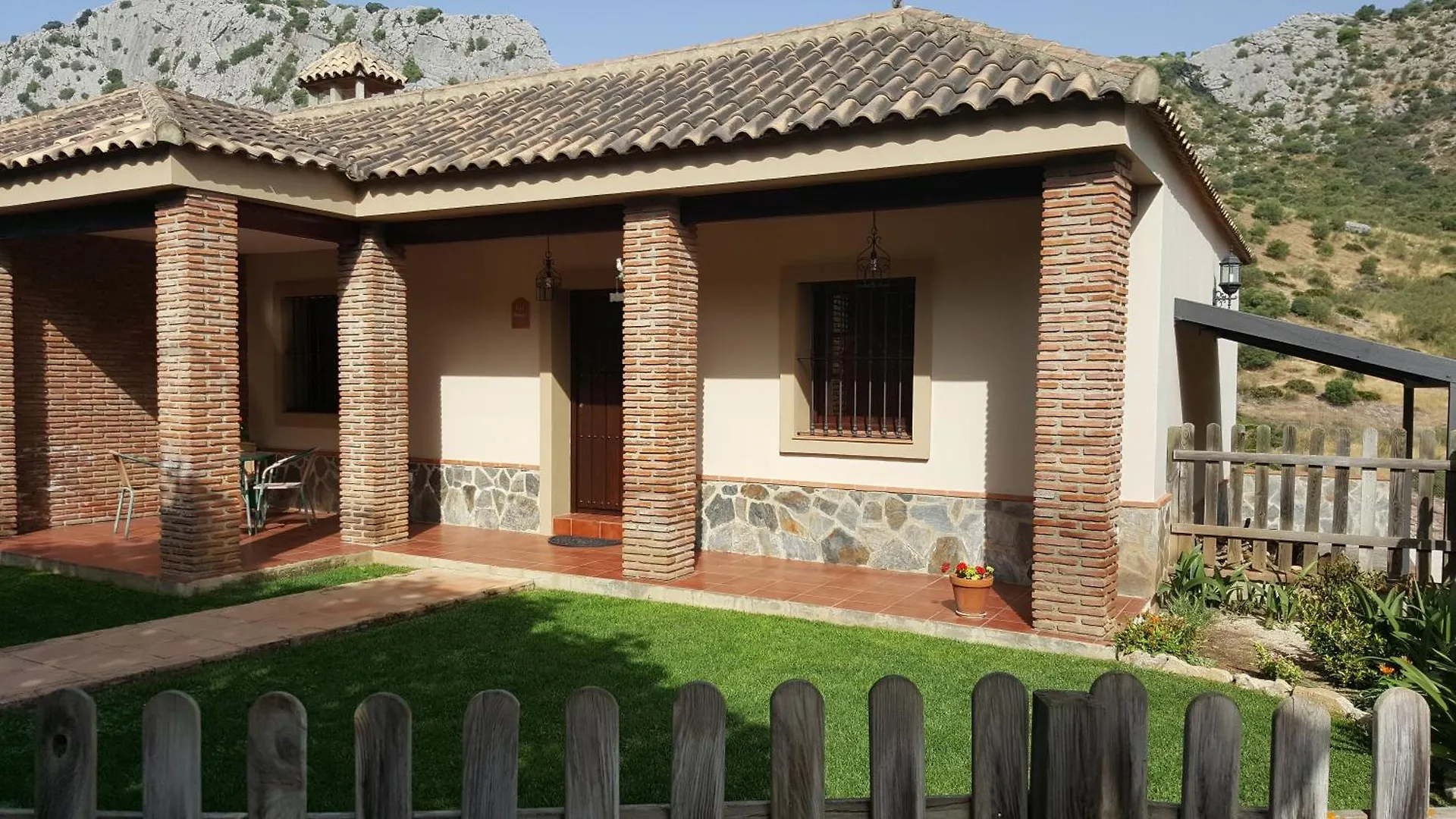 Casitas Cueva Del Gato Villa Benaojan